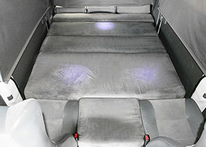 Campervan Doppelbett Rodeo von Lucky Rentals Neuseeland